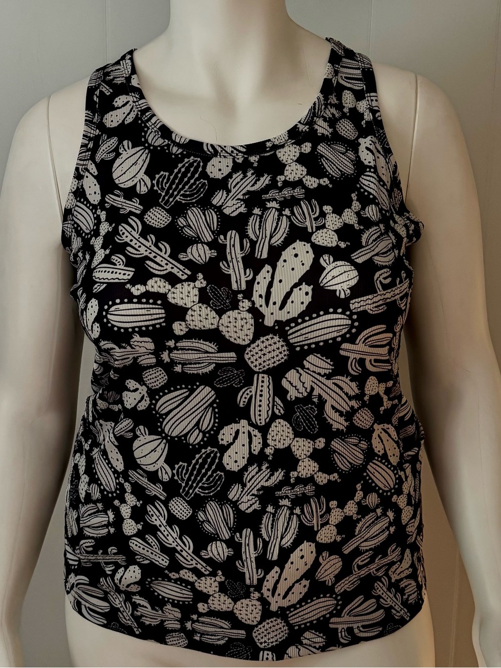 Lucky & Blessed Navy and White Cactus Print Tank Top wt POCKETS! Fits like an XL